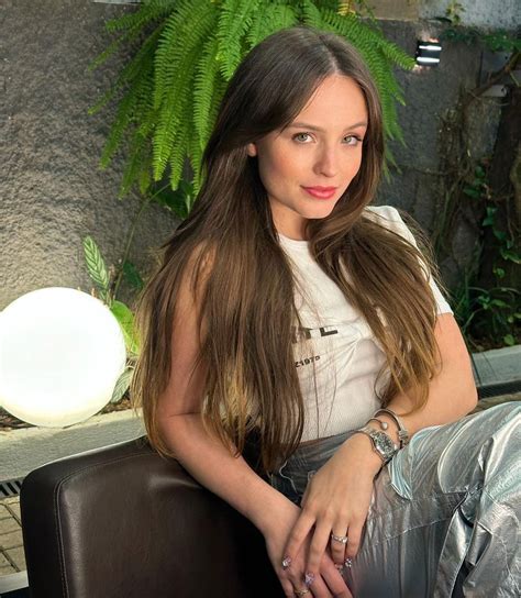 Larissa Manoela ️ .